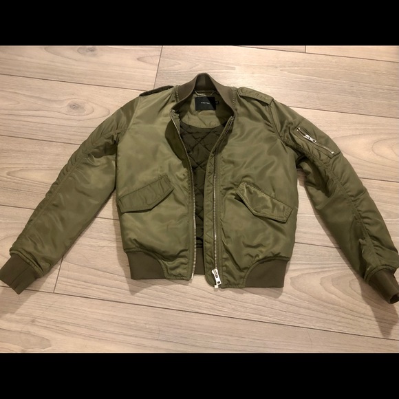 COPY - Army green bomber from Aritzia - Picture 2 of 2
